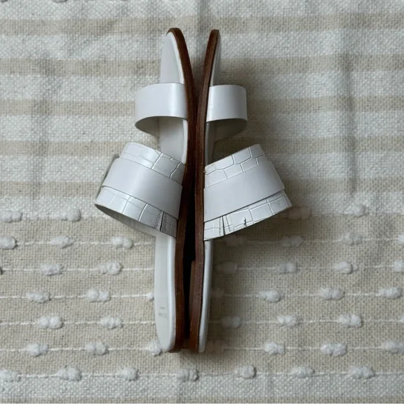 Cole Hann Amavia Double-Band Optic White Embossed Leather Sandals size 9.5 - Picture 9 of 11